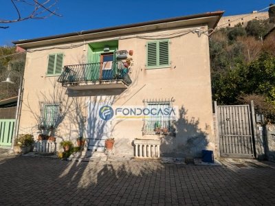 appartamento in vendita a Carrara in zona Centro Città