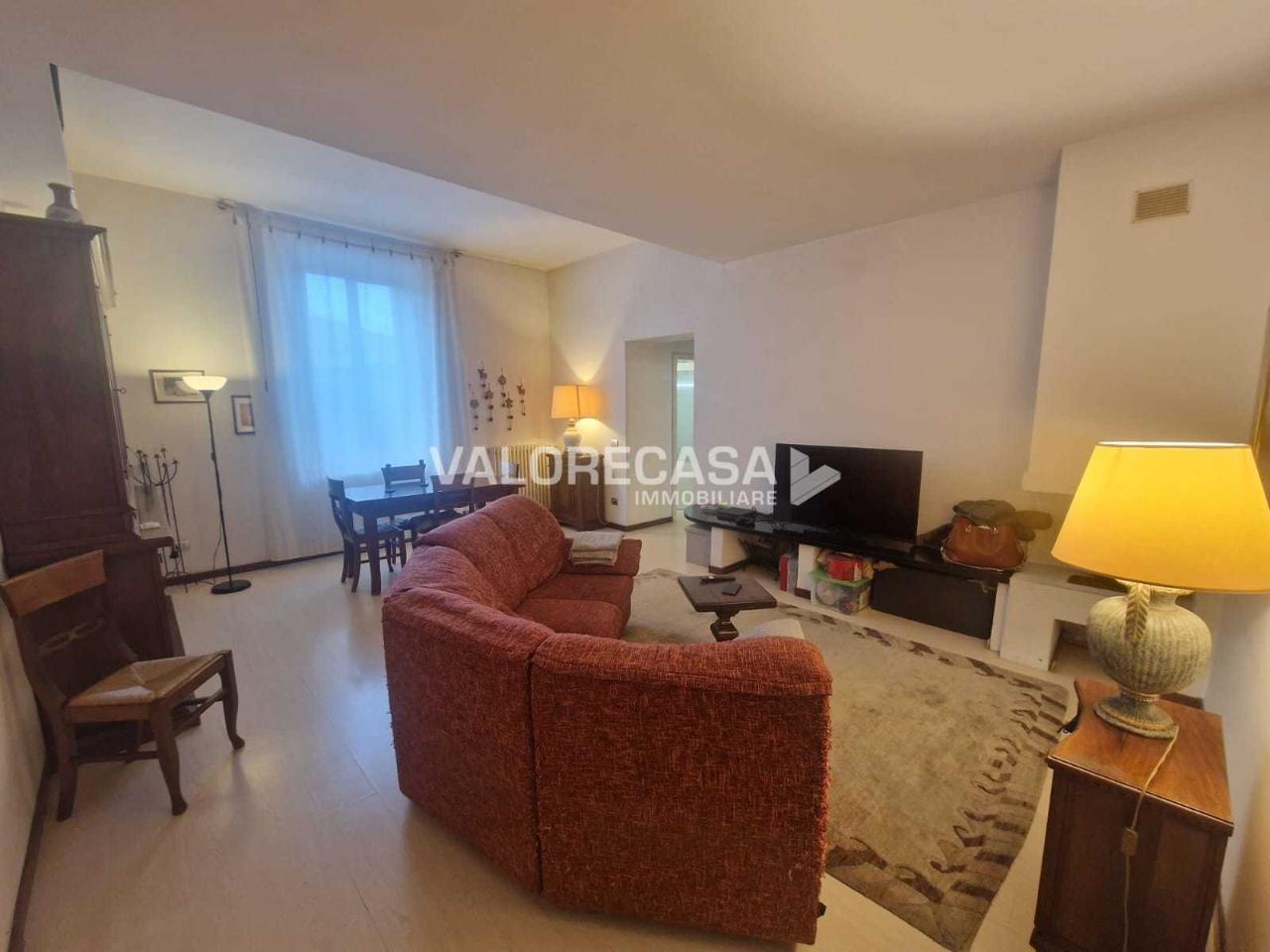 appartamento in vendita a Carrara in zona Avenza