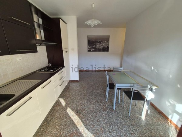 appartamento in vendita a Carrara in zona Avenza