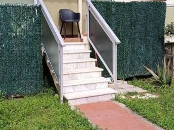 appartamento in vendita a Carrara in zona Avenza