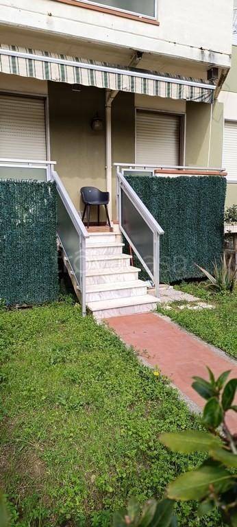 appartamento in vendita a Carrara in zona Avenza