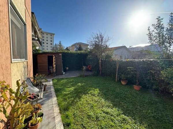 casa indipendente in vendita a Carrara in zona Marina di Carrara