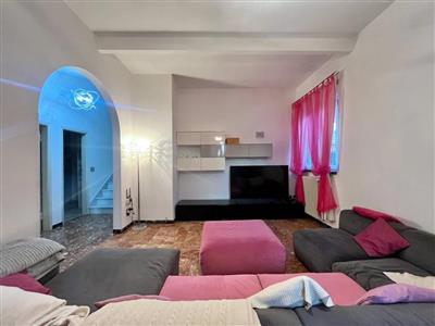 casa indipendente in vendita a Carrara