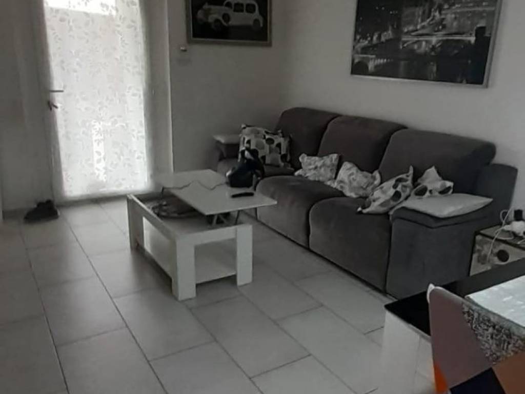 casa indipendente in vendita a Carrara in zona Bonascola