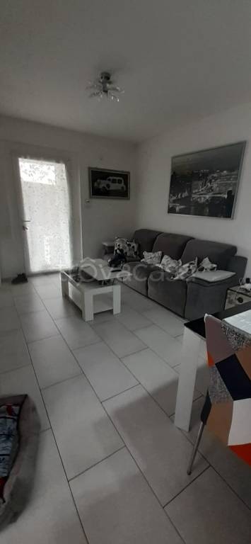 casa indipendente in vendita a Carrara in zona Bonascola