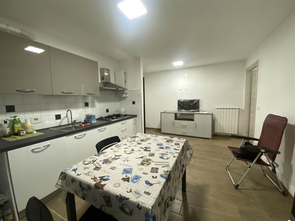 appartamento in vendita a Carrara in zona Marina di Carrara