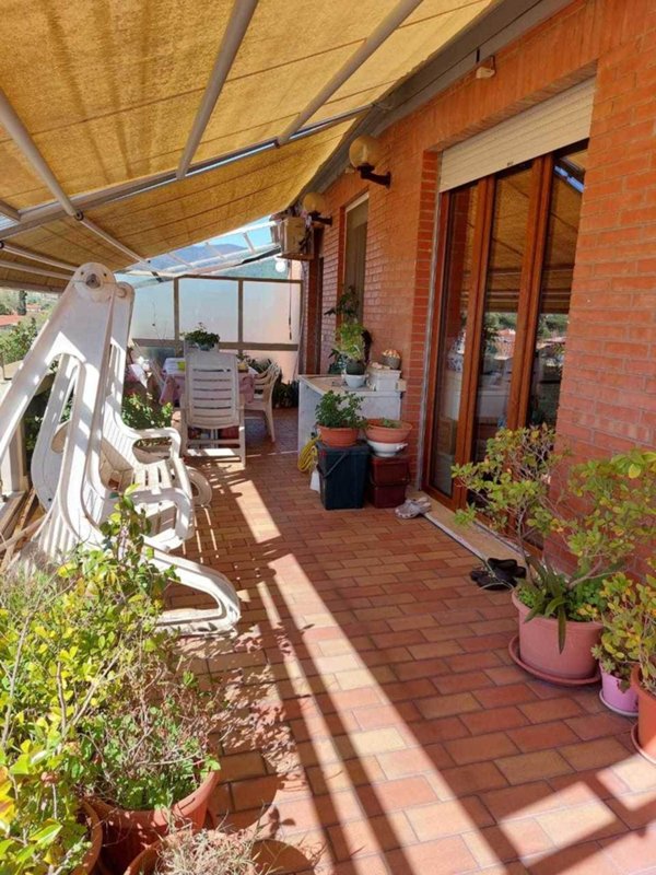 appartamento in vendita a Carrara in zona Marina di Carrara