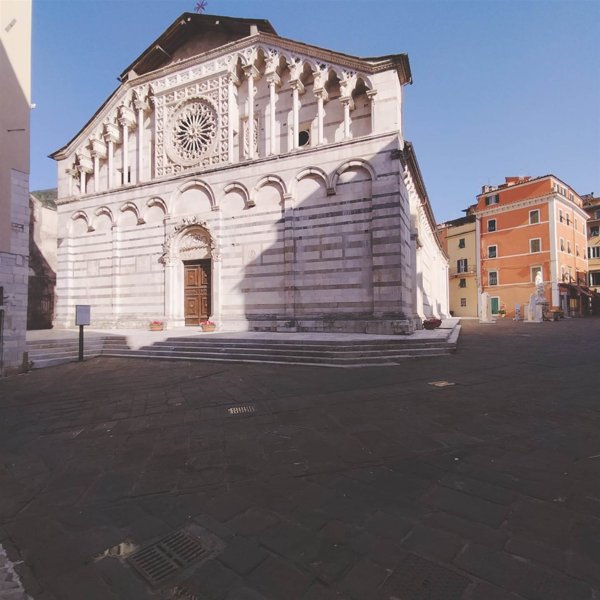 appartamento in vendita a Carrara in zona Centro Città