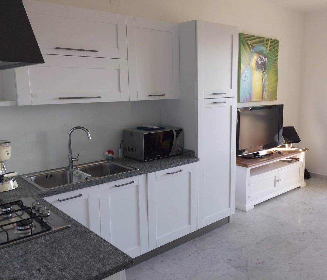 appartamento in vendita a Carrara in zona Marina di Carrara