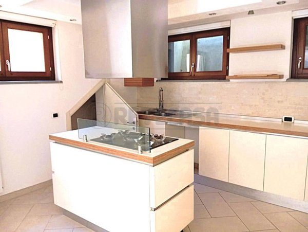 appartamento in vendita a Carrara in zona Sant'Antonio