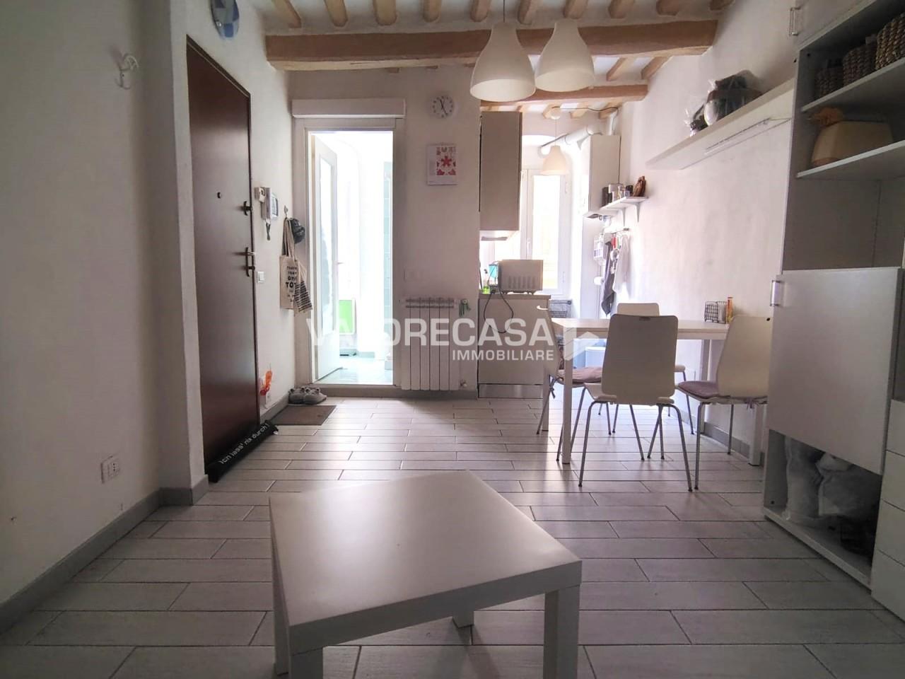 appartamento in vendita a Carrara in zona Centro Città