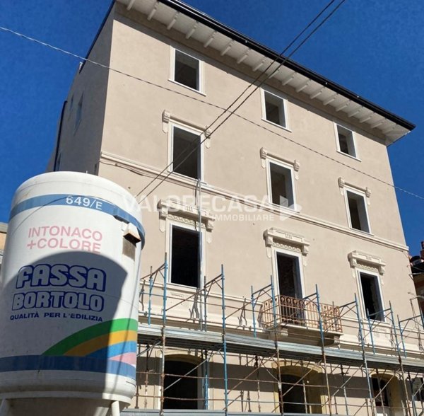 appartamento in vendita a Carrara in zona Centro Città