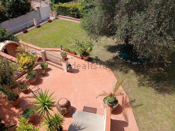 casa indipendente in vendita a Carrara in zona Marasio