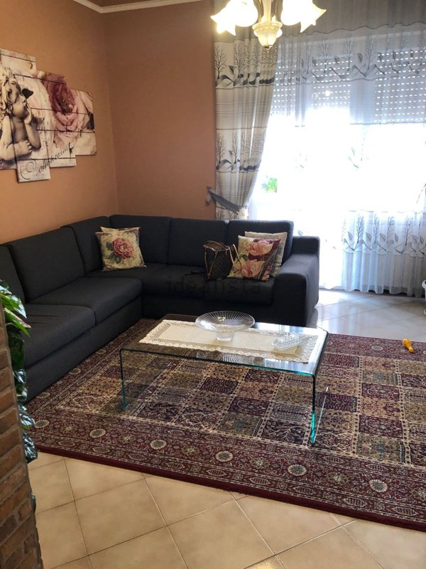 appartamento in vendita a Carrara in zona Marina di Carrara