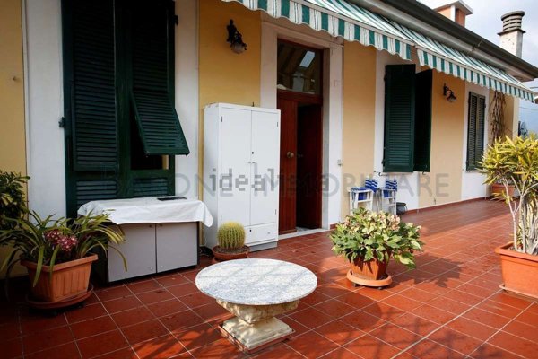 appartamento in vendita a Carrara in zona Centro Città
