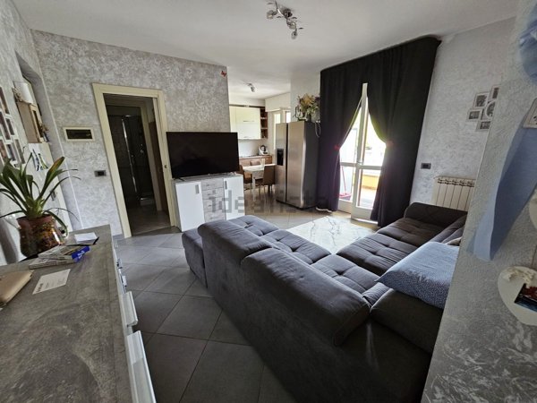 appartamento in vendita a Carrara in zona Bonascola