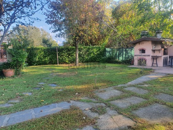 casa indipendente in vendita a Carrara in zona Marina di Carrara