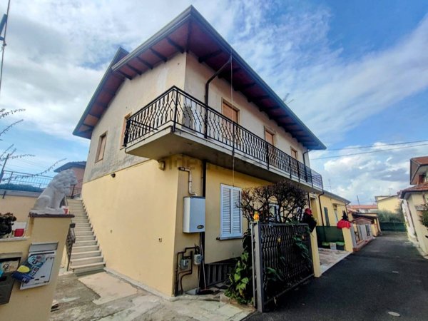 appartamento in vendita a Carrara
