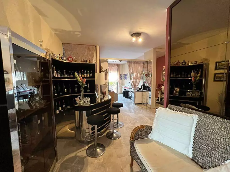 appartamento in vendita a Carrara in zona Marina di Carrara