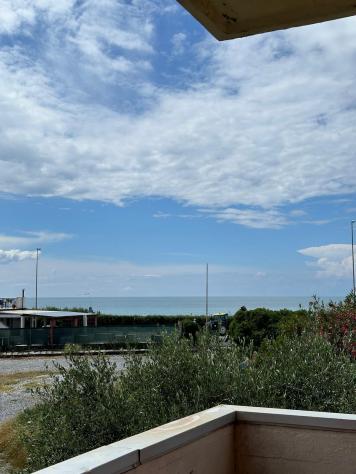 appartamento in vendita a Carrara in zona Marina di Carrara