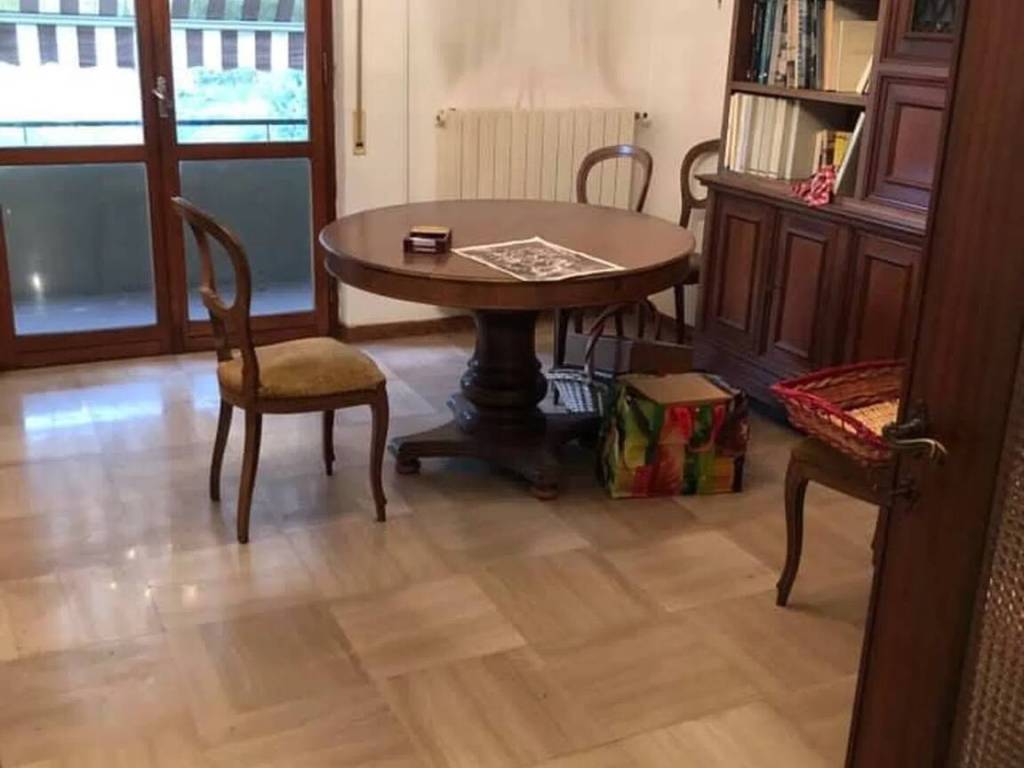 appartamento in vendita a Carrara in zona Avenza