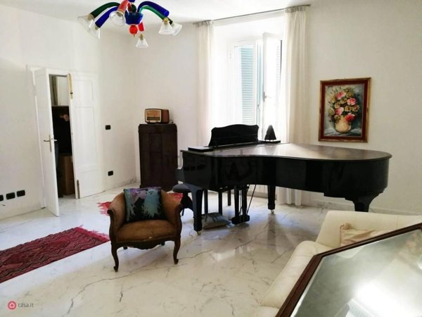 appartamento in vendita a Carrara in zona Marina di Carrara