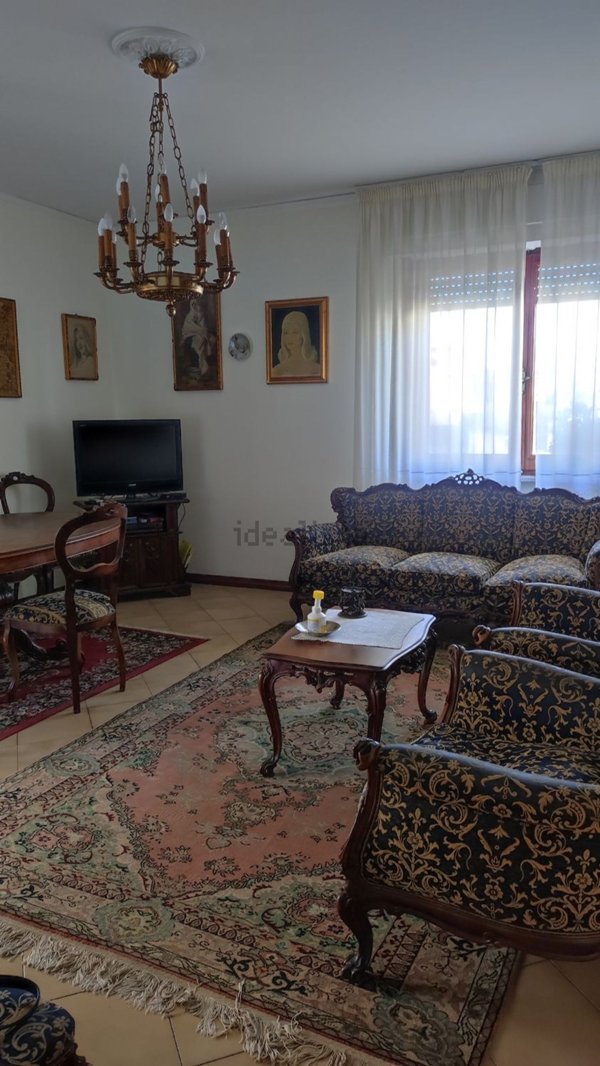 appartamento in vendita a Carrara in zona Marina di Carrara