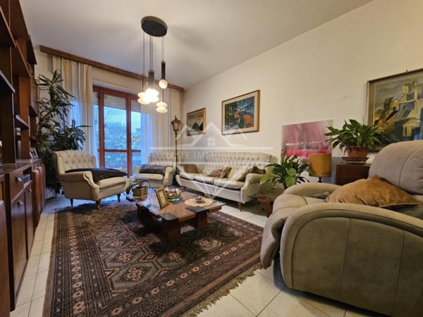 appartamento in vendita a Carrara in zona Avenza