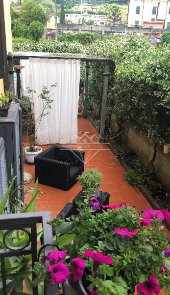 appartamento in vendita a Carrara in zona Avenza