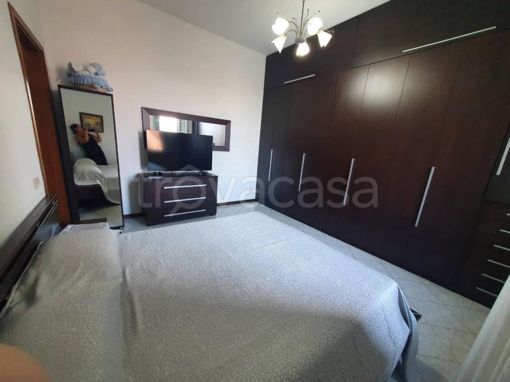 appartamento in vendita a Carrara in zona Avenza