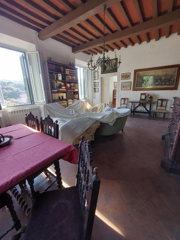 appartamento in vendita a Carrara in zona Centro Città