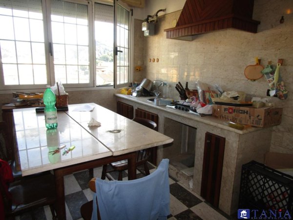 appartamento in vendita a Carrara in zona Bonascola