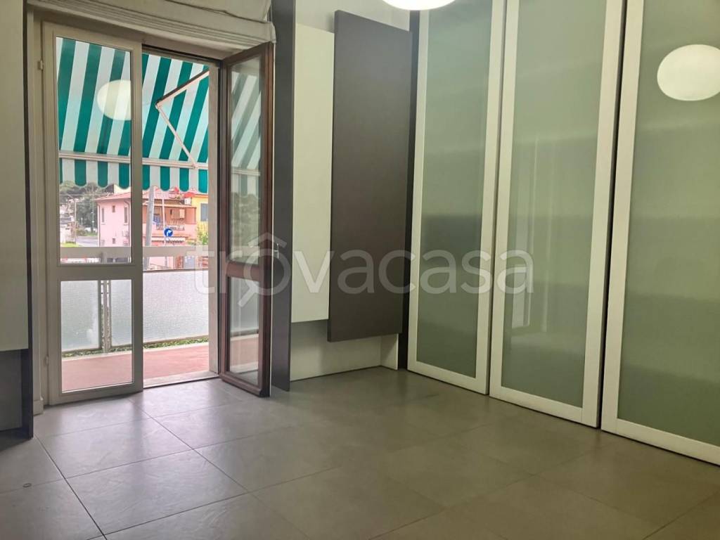 appartamento in vendita a Carrara in zona Marina di Carrara