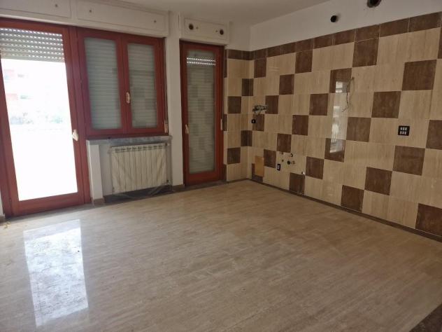 appartamento in vendita a Carrara in zona Marina di Carrara