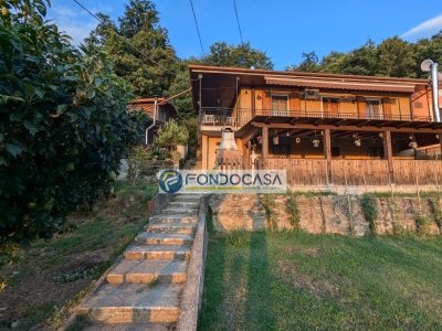 casa indipendente in vendita a Carrara