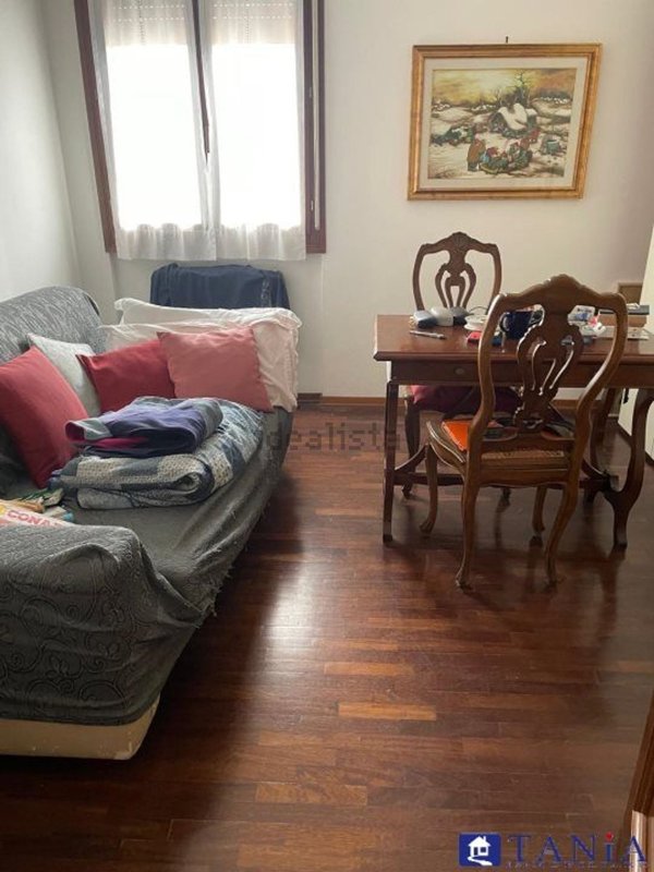 appartamento in vendita a Carrara in zona Centro Città