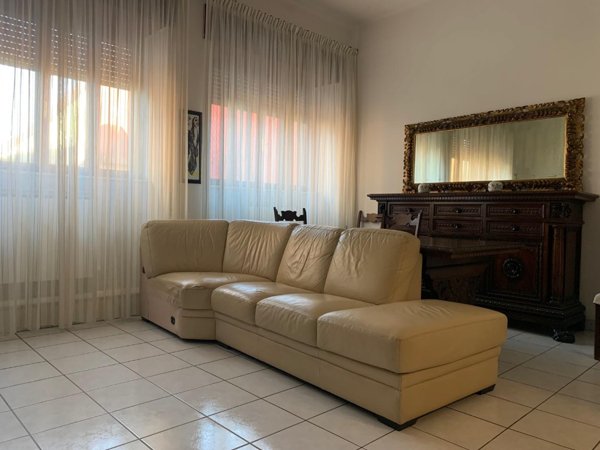 appartamento in vendita a Carrara in zona Centro Città
