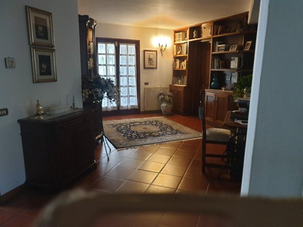 casa indipendente in vendita a Carrara in zona Marina di Carrara