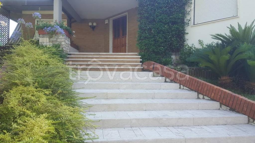 casa indipendente in vendita a Carrara in zona Marina di Carrara