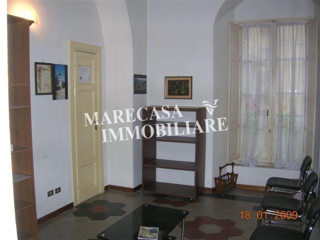 appartamento in vendita a Carrara in zona Centro Città