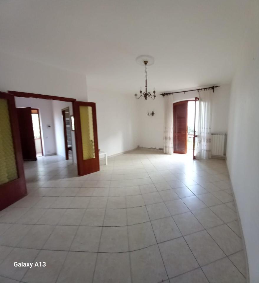 casa indipendente in vendita a Carrara in zona Marina di Carrara