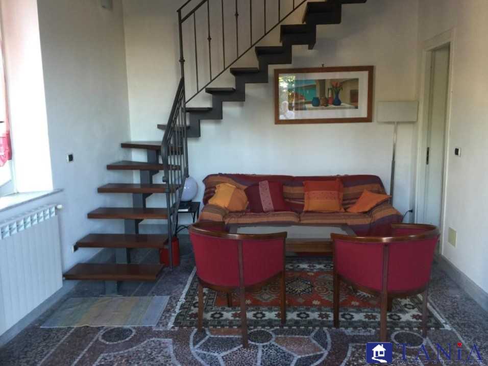 casa indipendente in vendita a Carrara