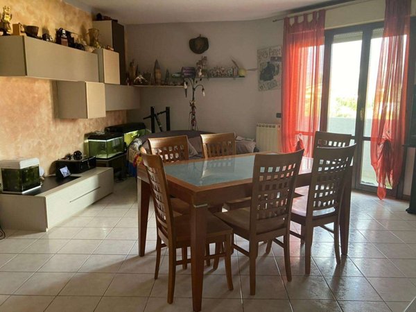 appartamento in vendita a Carrara in zona Avenza