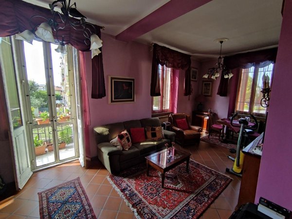 casa indipendente in vendita a Carrara in zona Gragnana