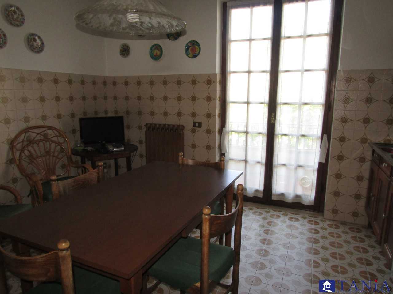 casa indipendente in vendita a Carrara in zona Avenza