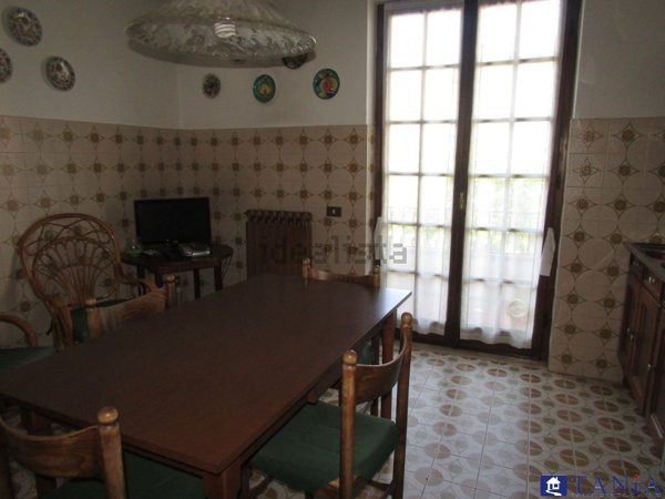casa indipendente in vendita a Carrara in zona Avenza