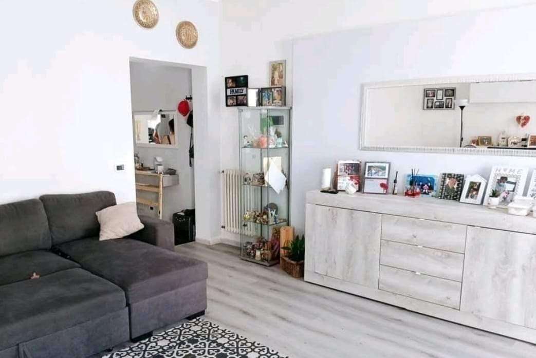 intera palazzina in vendita a Carrara in zona Centro Città