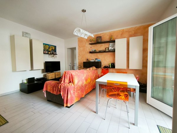 appartamento in vendita a Carrara in zona Avenza