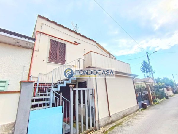 appartamento in vendita a Carrara in zona Marasio