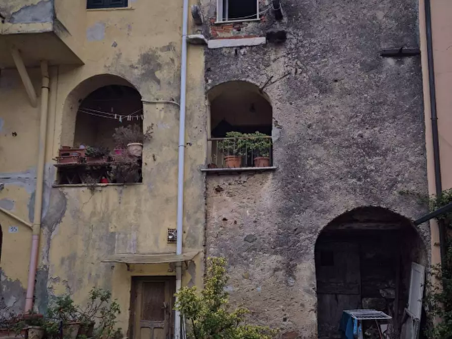 casa indipendente in vendita a Carrara